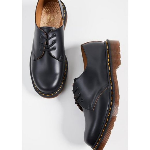 Dr. Martens Shoes - Dr.Martens 1461 (Size 9) Oxford